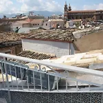 Casa Design Con Terrazzo In Centro Storico A